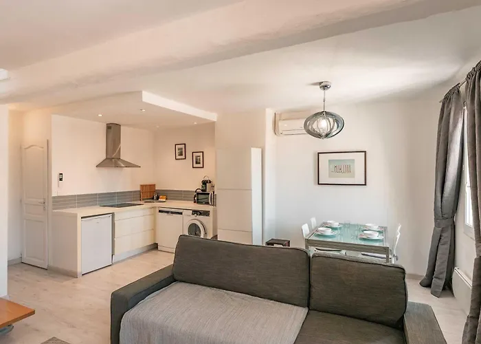 Superb Flat - Ac- 1br - 2p - شقة سان تروبيه