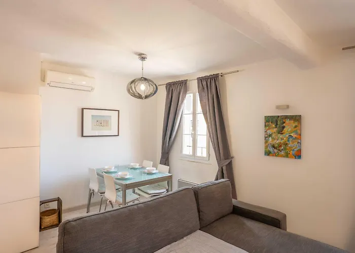 Superb Flat - Ac- 1br - 2p - شقة
