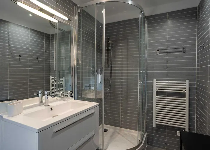 Superb Flat - Ac- 1br - 2p - شقة سان تروبيه