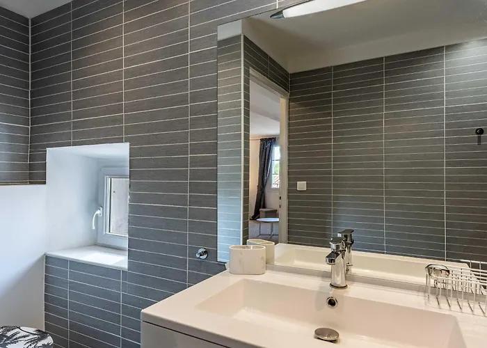 شقة Superb Flat - Ac- 1br - 2p - *